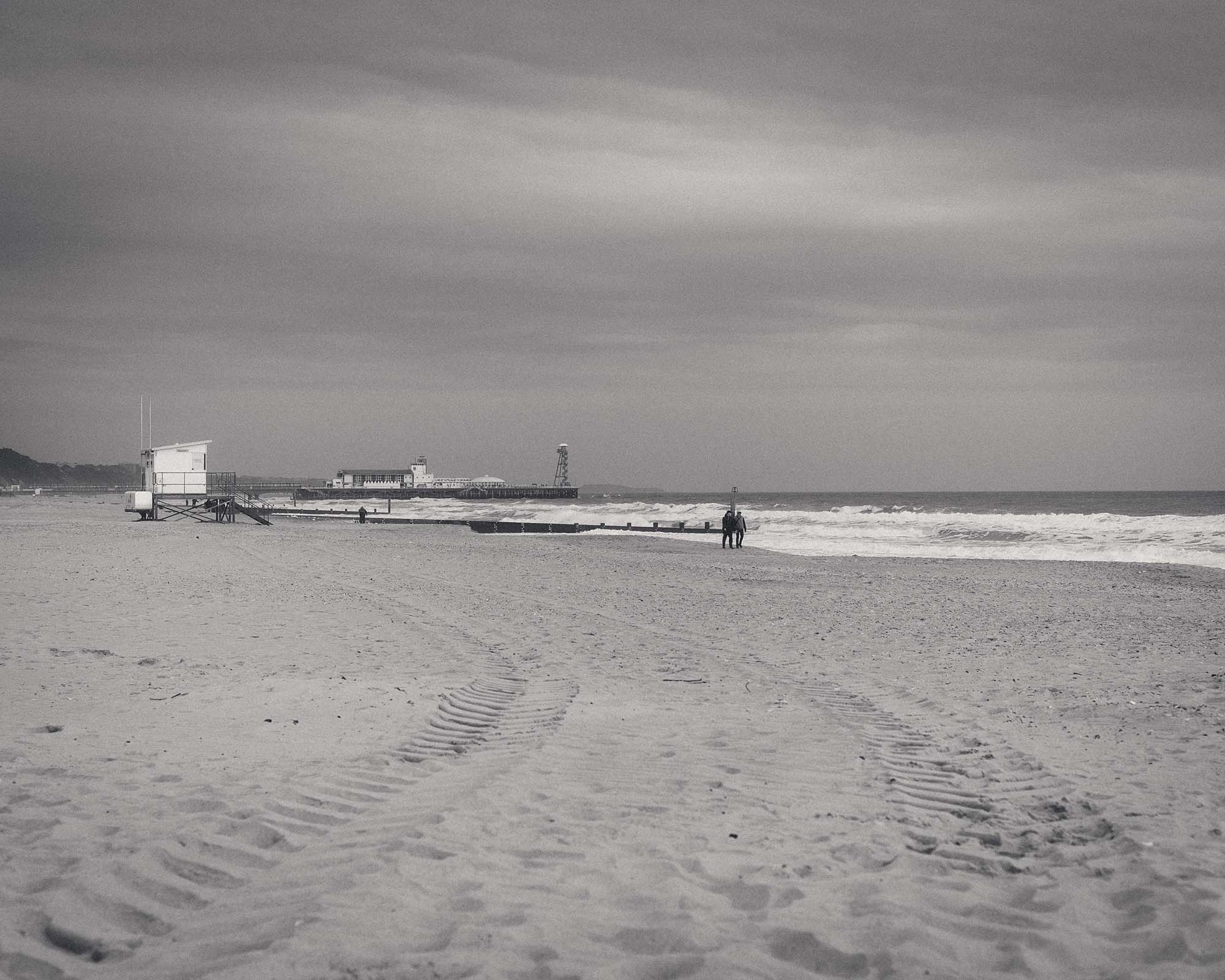 Bournemouth beach in black and white.